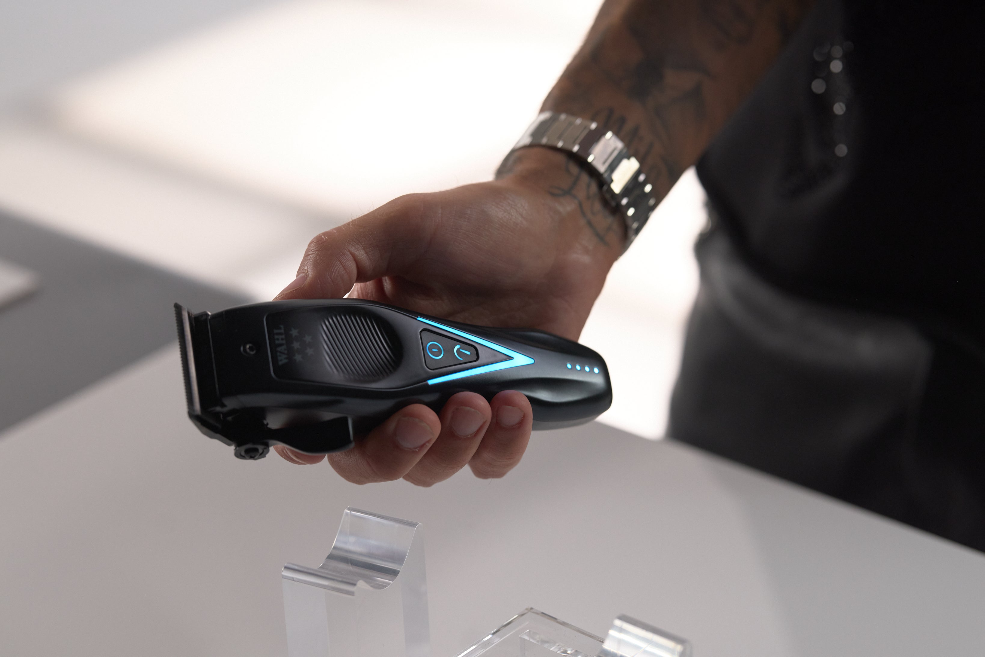 Wahl Professional Vapor Switch Cordless Clipper (3028866) [PRE-ORDER] Position 17
